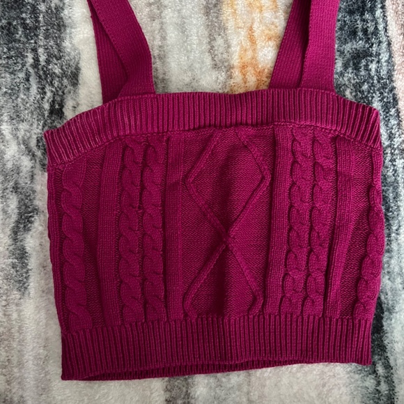 Knit crop top - Picture 2 of 3